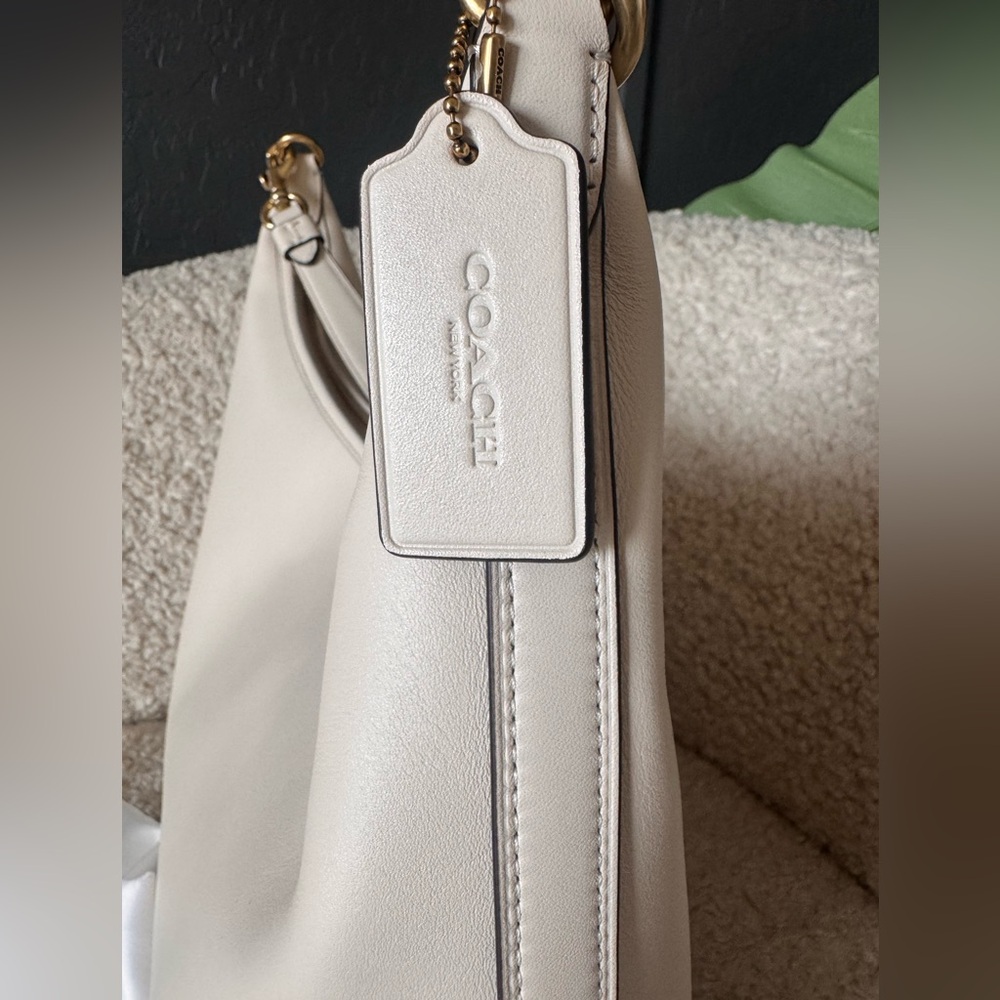 NWT Coach Juliet 38- white leather - Picture 4 of 9